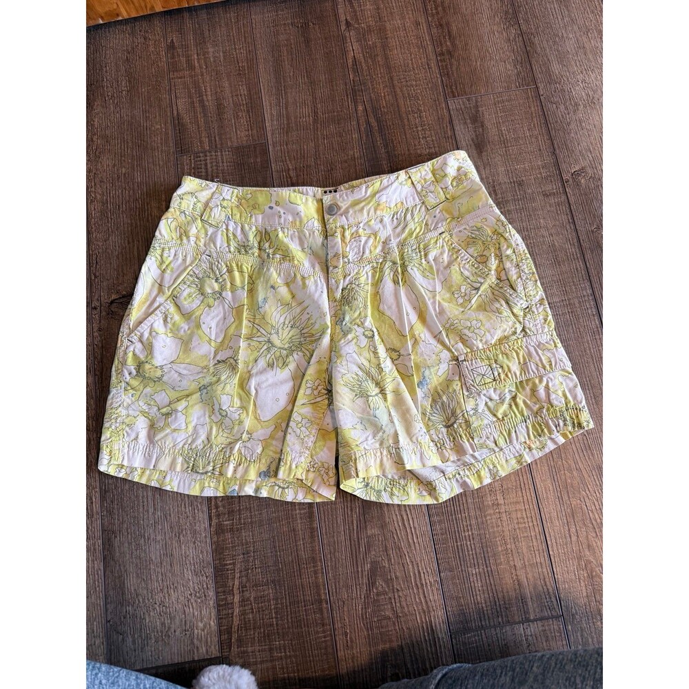 Title Nine Brash Cargo Shorts Sz. 6 Lime Green